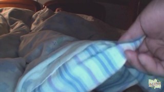 与两个亚洲小鸡的良好口头三人行并不是那么容易获得的