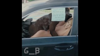 空调已打开。他有水。他正在繁殖他最喜欢的妓女