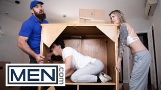 MEN - Nicki Hunter 发现她的男朋友 Enzo Muller 吮吸 Chuck Hunter 并立即加入