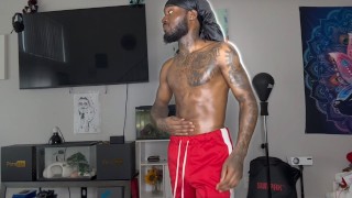 她的阴户是如此的奶油!她让我射了很多!