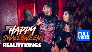 REALITY KINGS - Gianna Dior穿着乳胶Black在镜头前接受了昆顿的鸡巴