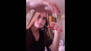 соседи возбудили меня, я начала мастурбировать под их стоны