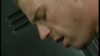 穿制服的人 - 场景 5