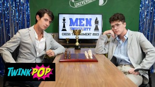 TWINKPOP - Troye Dean 吮吸 Luke Connors 的鸡巴,然后在骑他的鸡巴之前舔他的屁股