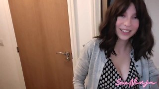 我们换了一周的继母,她正在教女孩