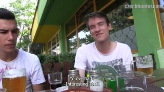 CZECH HUNTER 366 - 与最好的朋友进行三方原始性爱