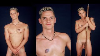 GREEK GAMES年轻运动员弹跳他的硬汉