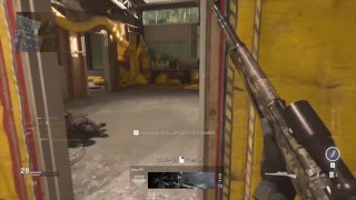 继兄弟在《使命召唤》游戏中击败继妹后被吮吸了他的鸡巴