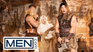 男人 - 菲利克斯·福克斯(Felix Fox)在他们开始做爱之前在马利克·德尔加蒂(Malik Delgaty)的虔诚鸡巴周围摩擦他的嘴