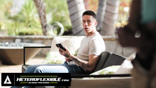 HETEROFLEXIBLE - 角质乔克抓住室友抽搐!最终他的屁股硬硬地被摧毁了