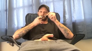 大鸡巴和好杂草 + 射精 ( 抽烟和中风 )