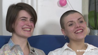 Luna verwöhnt Tumpies süßen Arsch