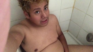 在淋浴时撒尿(要求)