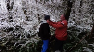 下雪天!我们喜欢户外性爱!在 OnlyFans 上查看我们