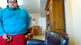 球从极度瘙痒填满了大量的精子负载到皮椅上撒尿