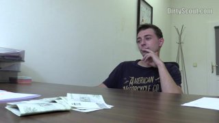 肮脏的侦察兵 160 - 直男接受特工诱饵并跪下吮吸鸡巴