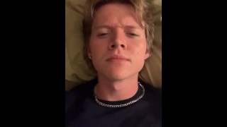 适合漂亮的男孩抚摸大鸡巴