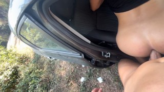 直男在公共停车场乱搞