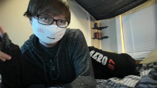 可爱的 Femboy Twink 玩新玩具