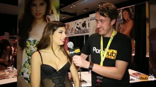 PornhubTV Ava Taylor 在 eXXXotica 2014 大西洋城的采访