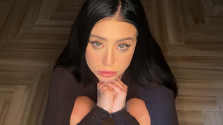 我最好的朋友的哥特女友要求我按摩