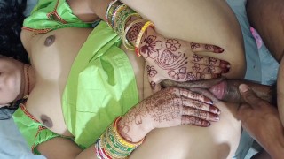 印度已婚 Lalitabhabhi 21 岁女性紧阴户卧室操屄继兄弟