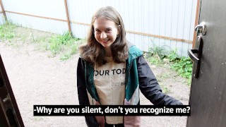 我的前女友突然敲了我的门。