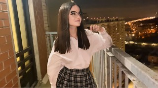 与与男友吵架的邻居发生随意性行为