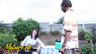 大圆屁股摩洛伊斯兰解放阵线在后院性交 BBC