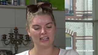 Azubi aus Düsseldorf masturbiert leidenschaftlich vor Kamera