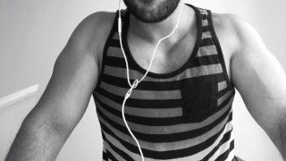 比利·罗恩的性高潮动机 Pt. 50 - 传教士 POV 脏话 低沉的声音 呻吟和!